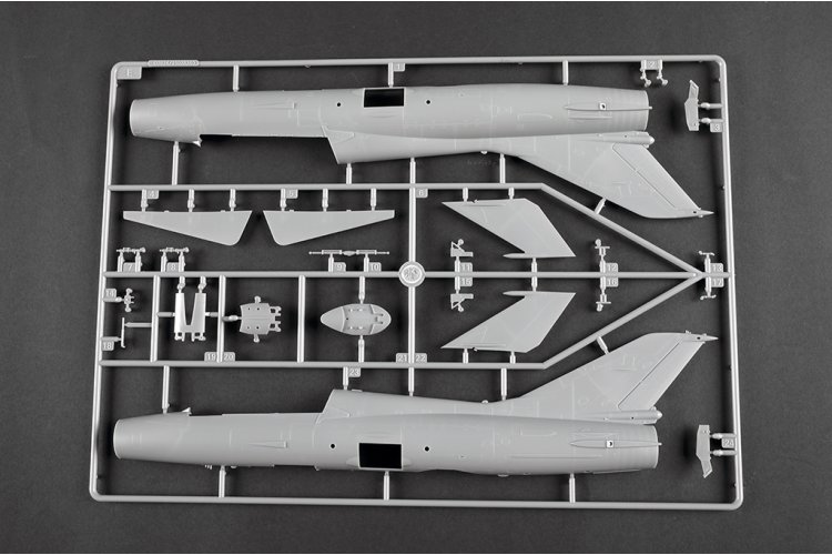 1:48 Trumpeter 02824 JJ-7 Trainer Plane - Tru02824 94 - TRU02824