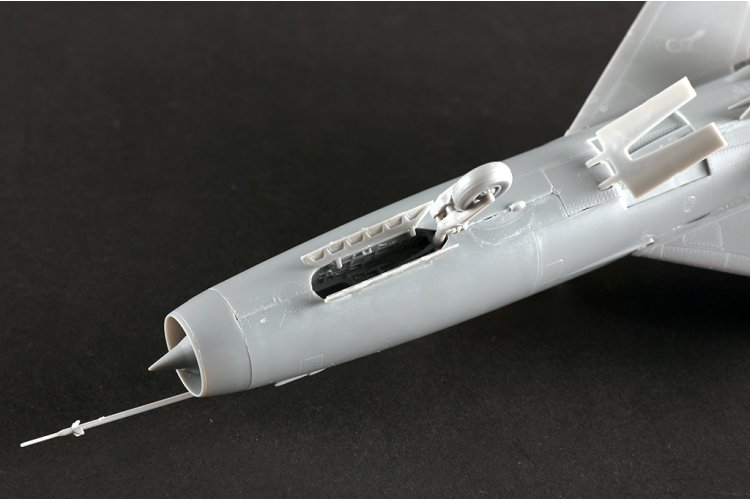 1:48 Trumpeter 02825 Mikoyan-Gurevich MiG-21 Fishbed - JJ-7A Trainer - Tru02825 11 - TRU02825