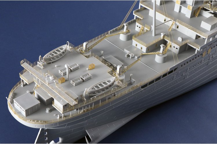 1:200 Trumpeter 03721 HMHS Britannic - Britse Olympic-klasse Hospitaalschip WWI - Passagiersschip - Tru03721 8 - TRU03721