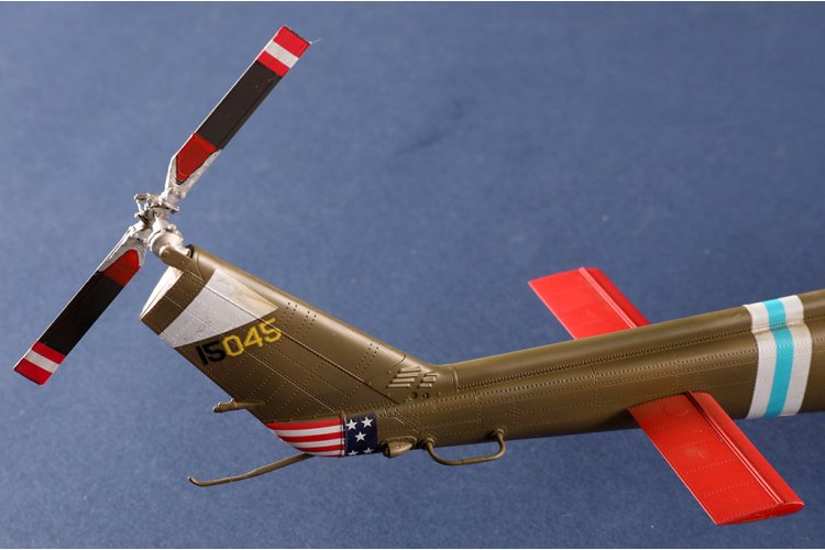 1:35 Trumpeter 05112 UH-1B Huey Gunship - Amerikaanse Militaire Helikopter - Tru05112 32 - TRU05112