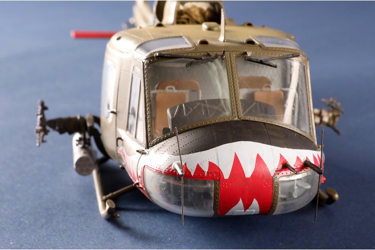 1:35 Trumpeter 05112 UH-1B Huey Gunship - Amerikaanse Militaire Helikopter - Tru05112 33 - TRU05112
