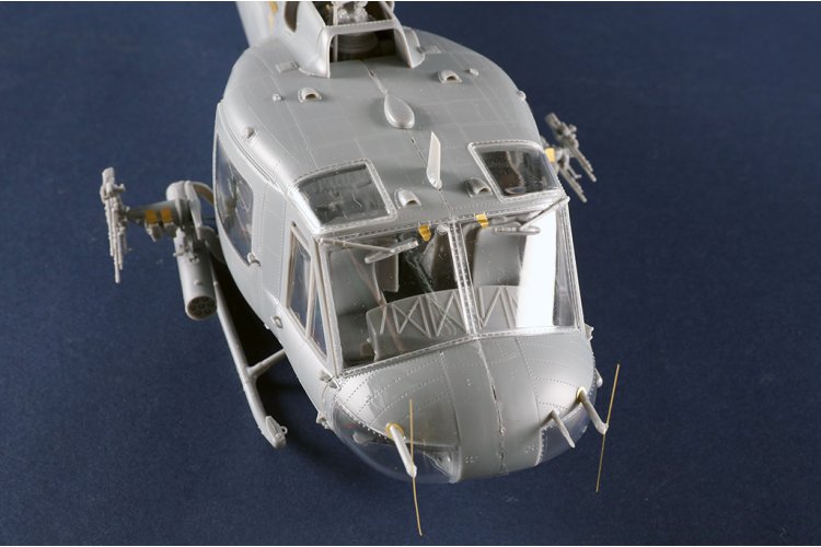 1:35 Trumpeter 05112 UH-1B Huey Gunship - Amerikaanse Militaire Helikopter - Tru05112 9 - TRU05112