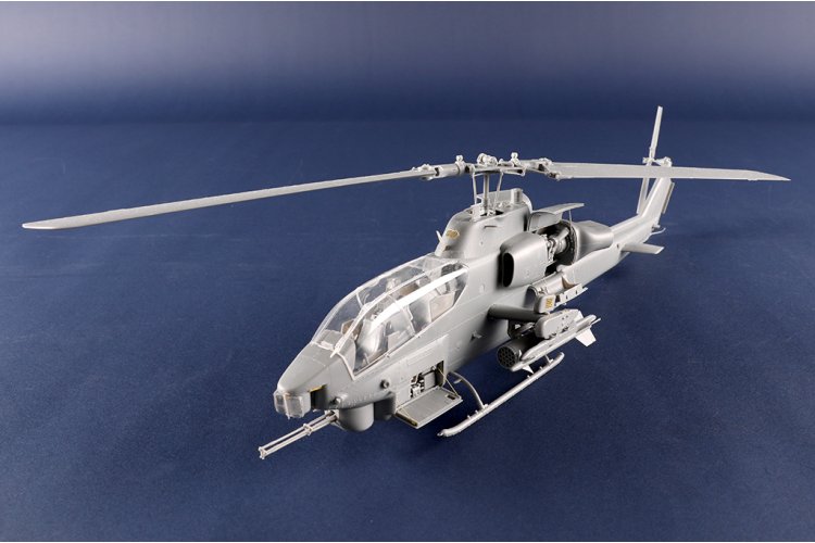 1:35 Trumpeter 05117 Bell AH-1W Super Cobra Late Version &ndash; Canted Exhaust &ndash; American Helicopter - Tru05117 7 - TRU05117