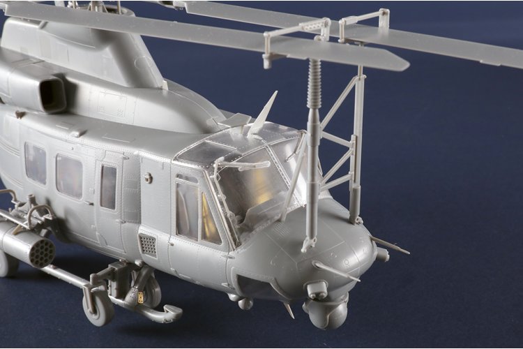 1:35 Trumpeter 05118 Bell UH-1Y Venom &ndash; American Military Helicopter - Tru05118 9 - TRU05118
