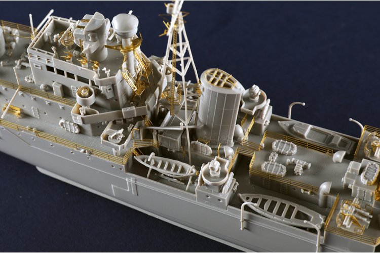 1:350 Trumpeter 05366 HMS Naiad - Light cruiser Dido-class - Marine Schip - Tru05366 10 - TRU05366