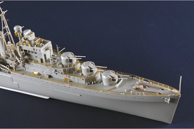 1:350 Trumpeter 05366 HMS Naiad - Light cruiser Dido-class - Marine Schip - Tru05366 7 - TRU05366
