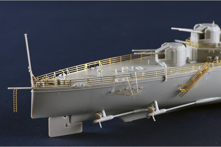 1:350 Trumpeter 05366 HMS Naiad - Light cruiser Dido-class - Marine Schip - Tru05366 8 - TRU05366