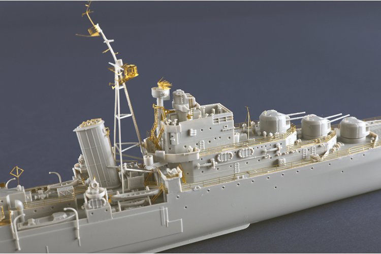 1:350 Trumpeter 05367 HMS Argonaut - Lichte kruiser Dido-klasse - Tru05367 7 - TRU05367