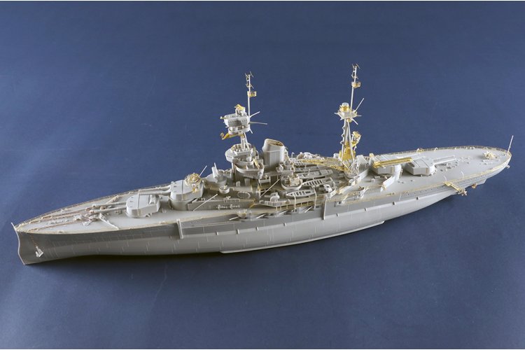 1:350 Trumpeter 05379 HMS Resolution WWII - Revenge-klasse - Brits Slagschip - Tru05379 5 - TRU05379