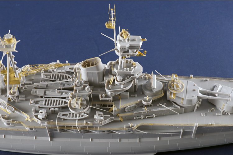 1:350 Trumpeter 05379 HMS Resolution WWII - Revenge-klasse - Brits Slagschip - Tru05379 8 - TRU05379