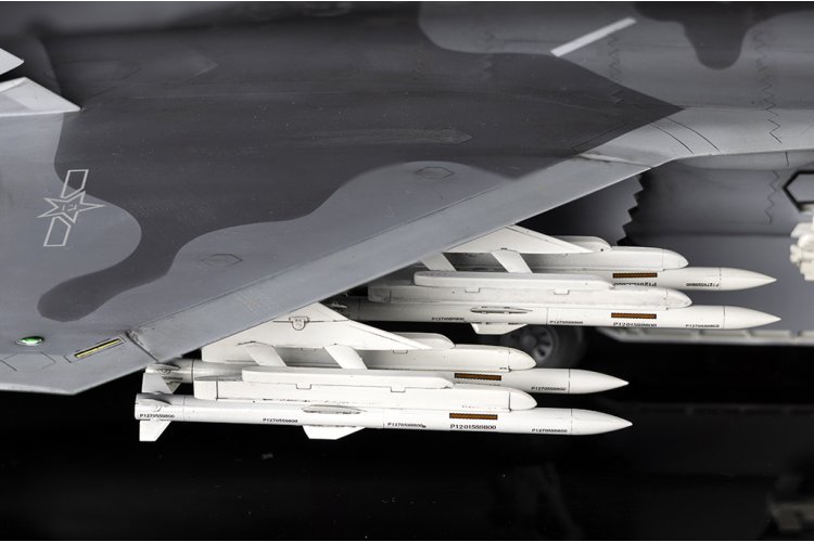 1:48 Trumpeter 05821 Chengdu J-20 Mighty Dragon Beast Mode - Chinees Stealth-Jachtvliegtuig - Tru05821 31 - TRU05821