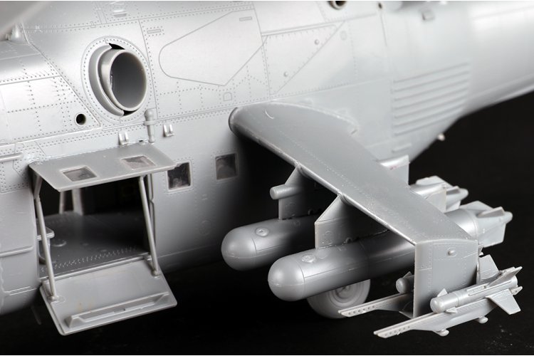 1:48 Trumpeter 05828 Mil Mi-24A Hind-B - Helicopter - Tru05828 8 - TRU05828