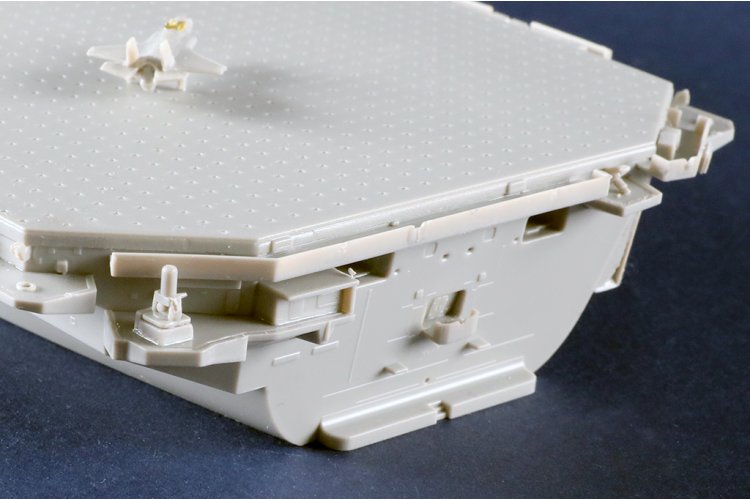 1:700 Trumpeter 06751 HMS Queen Elizabeth - Queen Elizabeth-klasse - Brits Vliegdekschip - Tru06751 10 - TRU06751