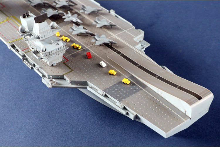 1:700 Trumpeter 06751 HMS Queen Elizabeth - Queen Elizabeth-klasse - Brits Vliegdekschip - Tru06751 23 - TRU06751