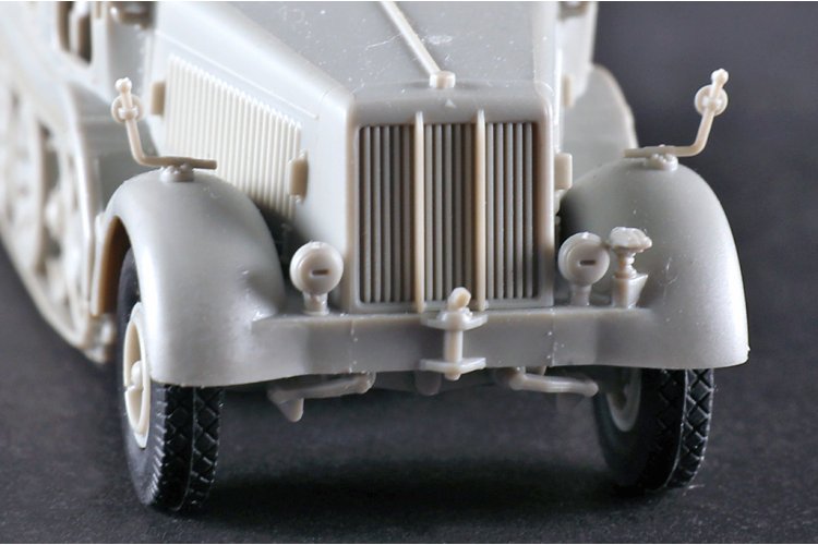 1:72 Trumpeter 07403 German Sd.Kfz. 8 Heavy Half-track 12t - Tru07403 8 - TRU07403
