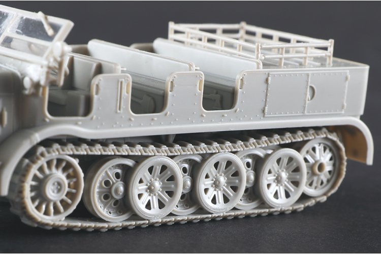 1:72 Trumpeter 07403 German Sd.Kfz. 8 Heavy Half-track 12t - Tru07403 9 - TRU07403