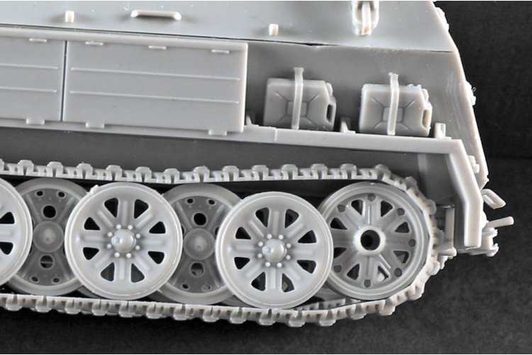 1:72 Trumpeter 07404 Sd.Kfz.8 Armored 12t Half-Track - Military Vehicle - Tru07404 10 - TRU07404