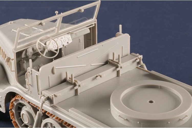 1:35 Trumpeter 09576 Heavy Half-Track 18t Sd.Kfz.9/1 with 6 Ton Bilstein Crane - Tru09576 8 - TRU09576