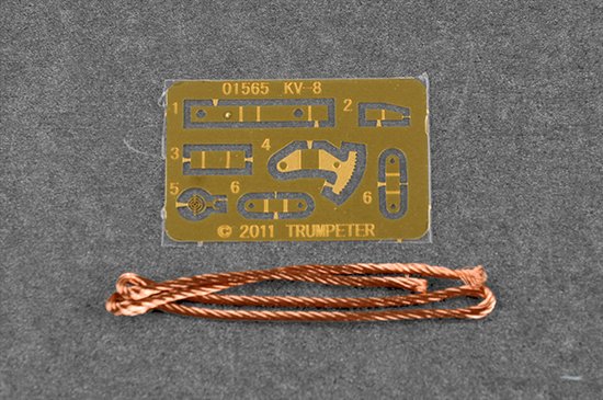 1:35 Trumpeter 09597 KV-1 1942 Simplified Turret Tank w/Tank Crew - Tru09597 5 - TRU09597