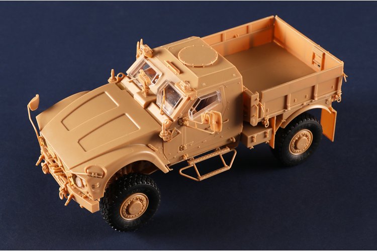 1:35 I Love Kit 63556 Oshkosh M-ATV Cargo Carrier &ndash; American Armoured Vehicle - Truilo63556 11 - TRUILO63556
