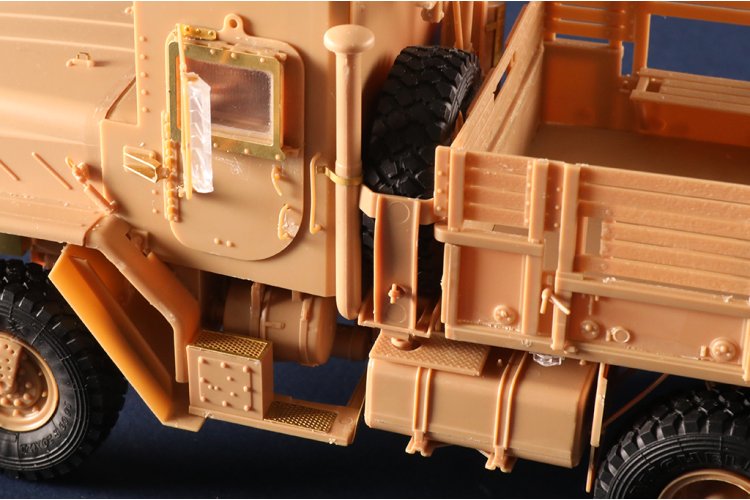 1:35 I Love Kit 63559 M923 met Gepantserde Cabine - Amerikaanse Militaire Vrachtwagen - Truilo63559 14 - TRUILO63559
