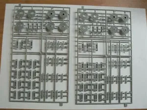 1:35 Zvezda 3616 Pz. Kpfw. VI Tiger II Ausf. B (Porsche Turret) - German Heavy Tank - Zvz3616 3 - ZVZ3616