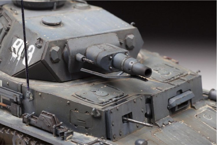 1:35 Zvezda 3641 Pz.Kpfw. IV Ausf. E - German Medium Tank - Zvz3641 1 1 - ZVZ3641