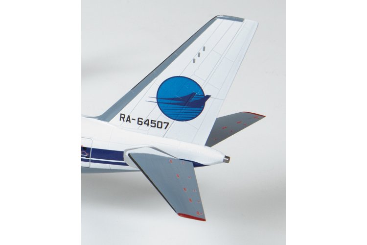 1:144 Zvezda 7049 Tupolev Tu-214 &ndash; Russian Passenger Aircraft - Zvz7049 8 - ZVZ7049